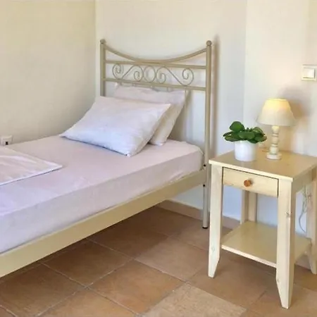 Mykonos Dot - The Agios Ioannis Diakoftis