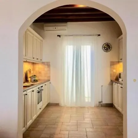 Mykonos Dot - The Vila Agios Ioannis Diakoftis