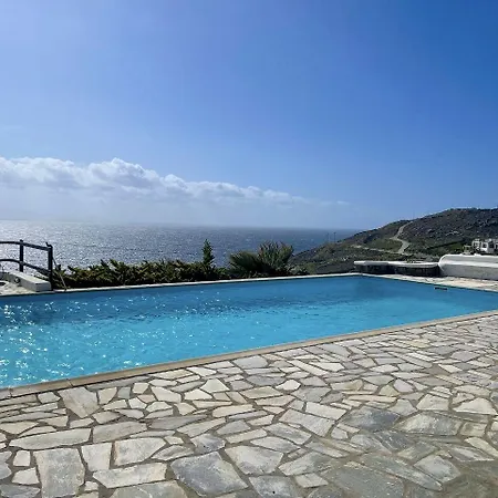 Mykonos Dot - The Villa Agios Ioannis Diakoftis